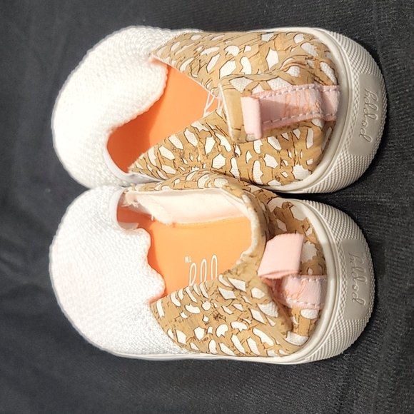 Poppy slip ons - Picture 3 of 4